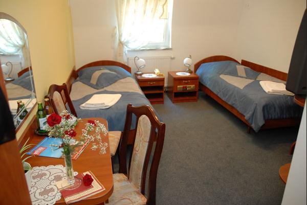 Hotel Restauracja Kaukaska Jadwiga Choroszy Wolsztyn Habitación foto